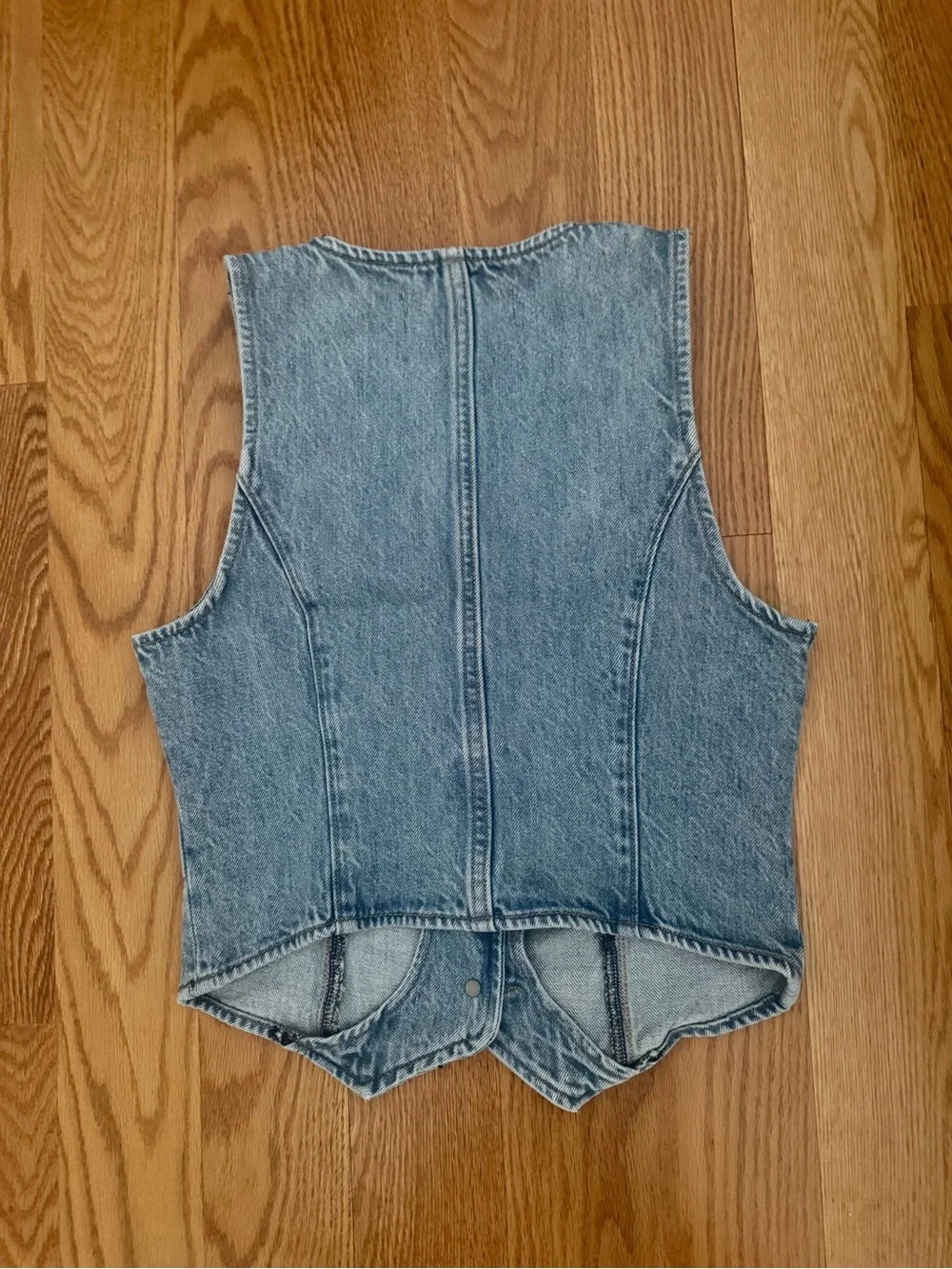 Aritzia Denim Forum The ‘90s Mia Denim Vest - 7 Yrs Bleu Taboo (High Demand!!) - Picture 6 of 8